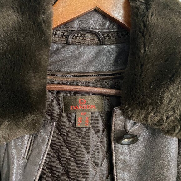 Vintage Lined brown leather coat with fake fur collar- Danier $60 - Picture 8 of 8